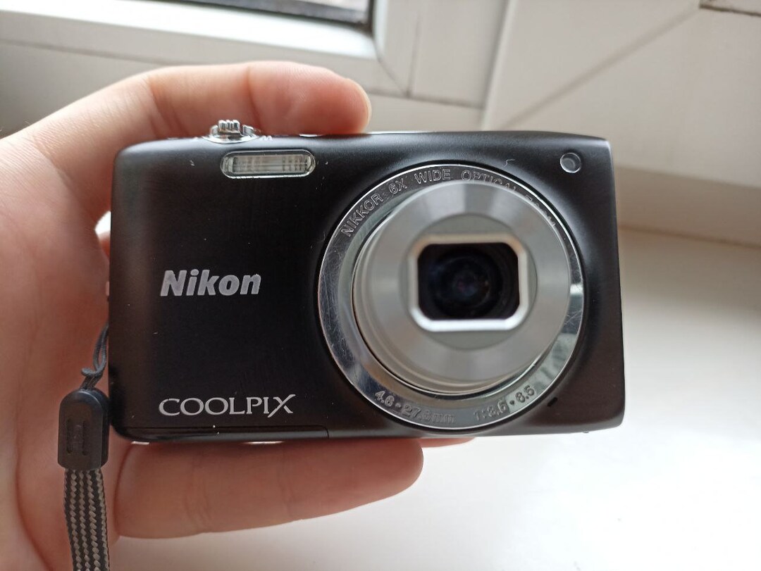 Nikon COOLPIX S2700 16.0 MP Black Digital Compact Camera Working