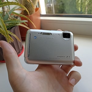 KONICA MINOLTA DiMAGE X1 シルバー Konica Minolta DiMAGE X1: Digital Photography Review