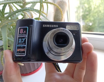 Samsung S830 Black 8.1MP digital compact camera WORKing CHEAP READ desc!!!