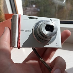 Samsung Series ST88 White 16.1 MP digital compact camera WORKING FULL SET