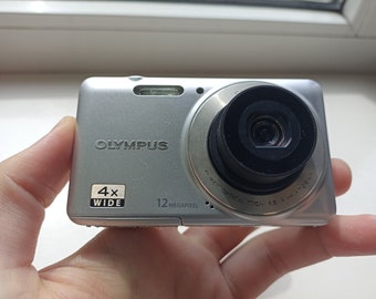 Olympus VG 110 D735 Silver 12.0MP digital compact camera WORKing CHEAP