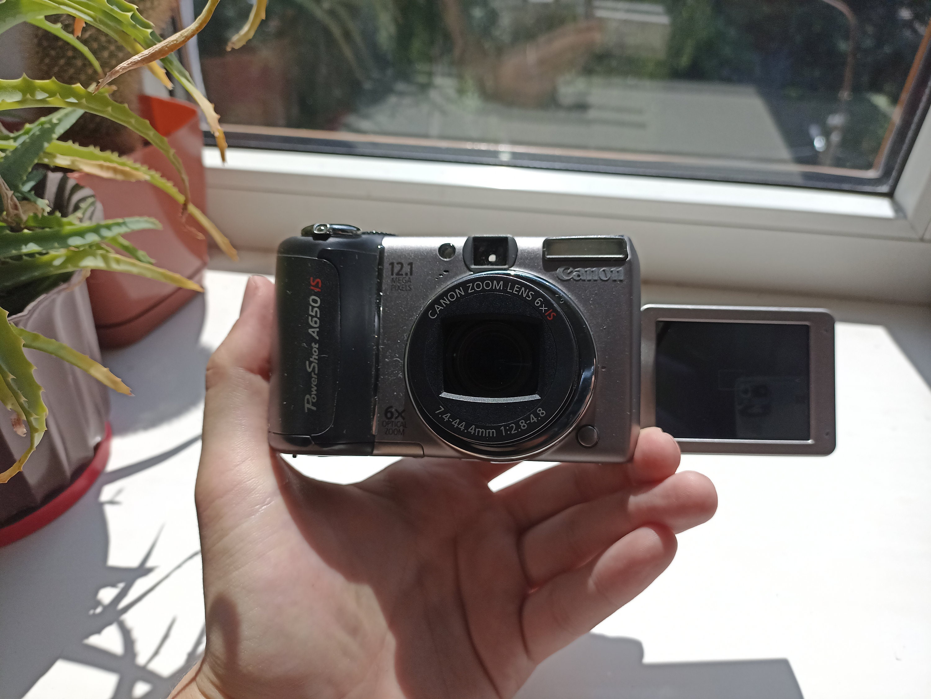 Canon Powershot A650 Silver 12.1MP Digital Compact Camera Working 