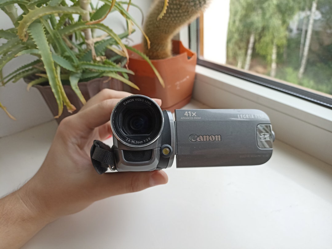 Canon Legria FS305 Caméscope Compact - Parfait état - @206EN3003