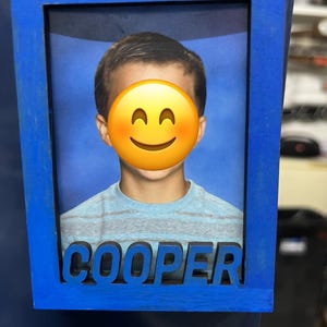 Name frame with magnet for wallet size photo