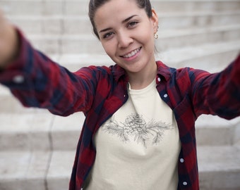 Camiseta de manga corta Pinecone: lleva el bosque a todas partes
