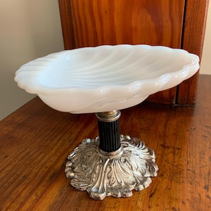 Vintage Pedastal Milk Glass Soap Dish