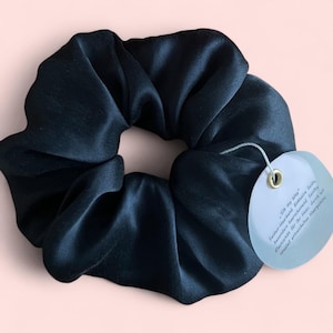 Seiden-Scrunchie 100 % Seide -handgefertigt in Deutschland- Luxusseide, Haarschmuck, haarschonendes Seidenzopfgummi, Geschenk für Sie.