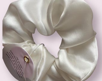 Seiden-Scrunchie 100 % Seide -handgefertigt in Deutschland- Luxusseide, Premium - Haarschmuck, haarschonendes Haargummi, Geschenk für Sie.