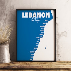 Pode incluir: Um mapa azul do Líbano com o nome do país e a escrita árabe em branco. O mapa mostra as principais cidades e vilas do Líbano, incluindo Beirute, Trípoli, Sidon e Tiro.
