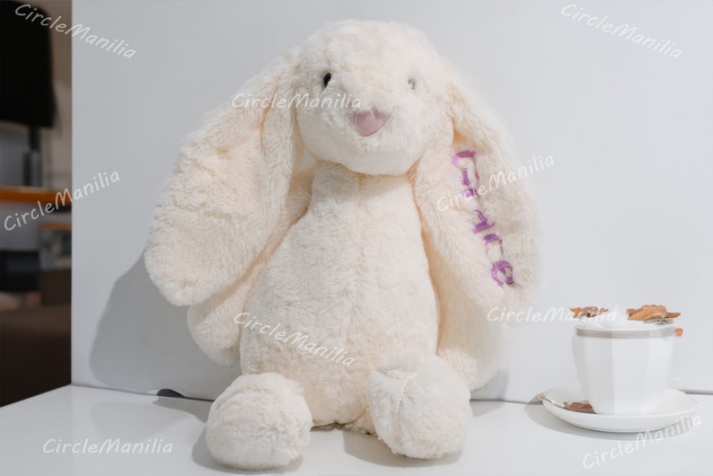 Lapin en peluche personnalisé : cadeau idéal pour une baby shower Lapin de Pâques brodé personnalisé Poupée lapin douce pour nouveau-nés et enfants image 5