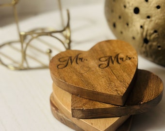Heart Wood Coaster Mr & Mrs Coaster Personalizable Fecha de la boda Coaster Custom Apellido Coaster Regalo de boda Grabado Wood Coaster