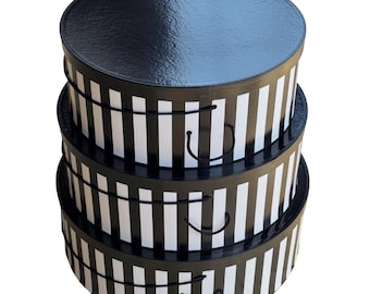 TILLVERKAD I USA - 3 kapslade hattaskar - 20", 22", 24" i diameter - Svarta och vita ränder
