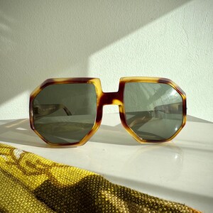 1970s Polaroid Sunglasses - Etsy display picture 2