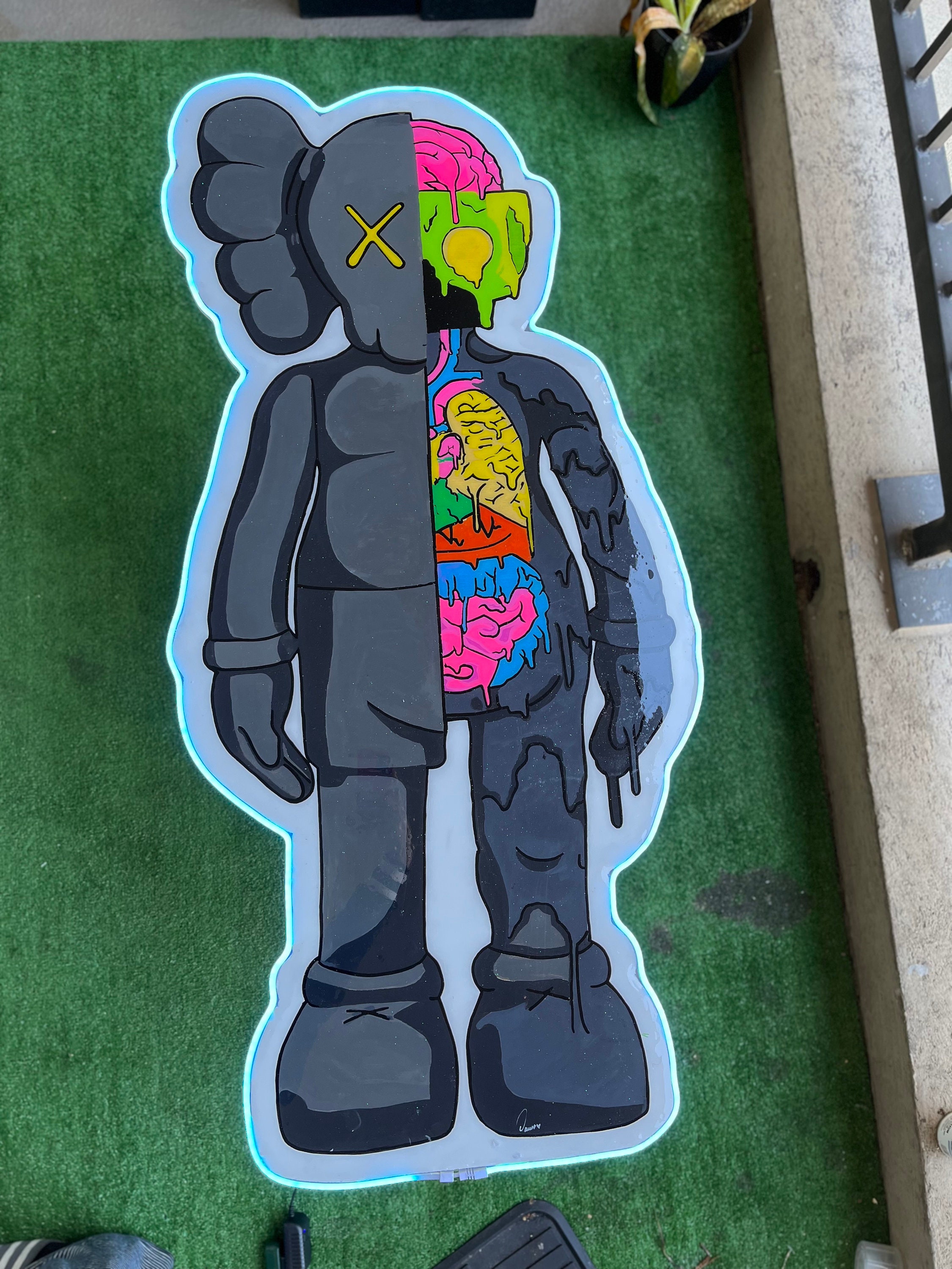 【特別セール】カウズ 「URGE (lime green)」 KAWS Sticker Museum — Kaws - Fluorescent Green