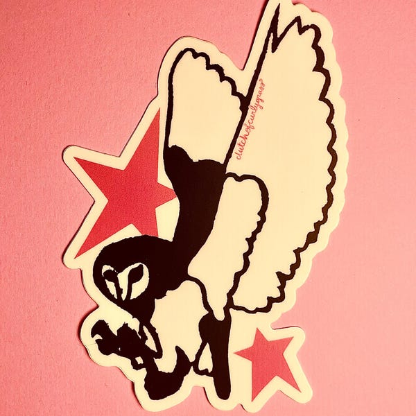 Calcomanía de vinilo con arte linograbado de búho y estrellas, 4 x 2,75 pulgadas, negro y rosa, búho cazador volando, estrellas rosas, diseño gráfico artístico