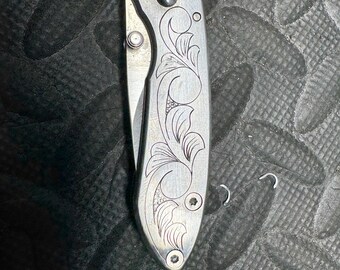 custom hand engraved buck pocket knife with copper spine