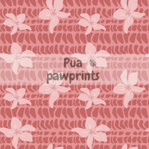 Könnte beinhalten: Ein sich wiederholendes Muster mit hellrosa Blüten und einem strukturierten Hintergrund in einem dunkleren Rosaton. Der Text "Pua pawprints" wird in einem hellrosa Banner in der Mitte angezeigt.