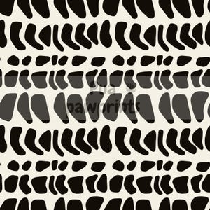 Op de afbeelding: Een herhalend patroon van zwarte organische vormen en kleine stippen op een crèmekleurige achtergrond. De vormen zijn gerangschikt in horizontale rijen, waardoor een textuurrijk, abstract ontwerp ontstaat. De tekst "pawprints" is gedeeltelijk zichtbaar.