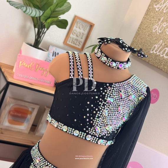 black dress dance costume Black latin dresses for women velvet long sleeves competition salsa chacha  rumba dancing costumes- Material : Velvet and spandexContent : Only dress  with short
