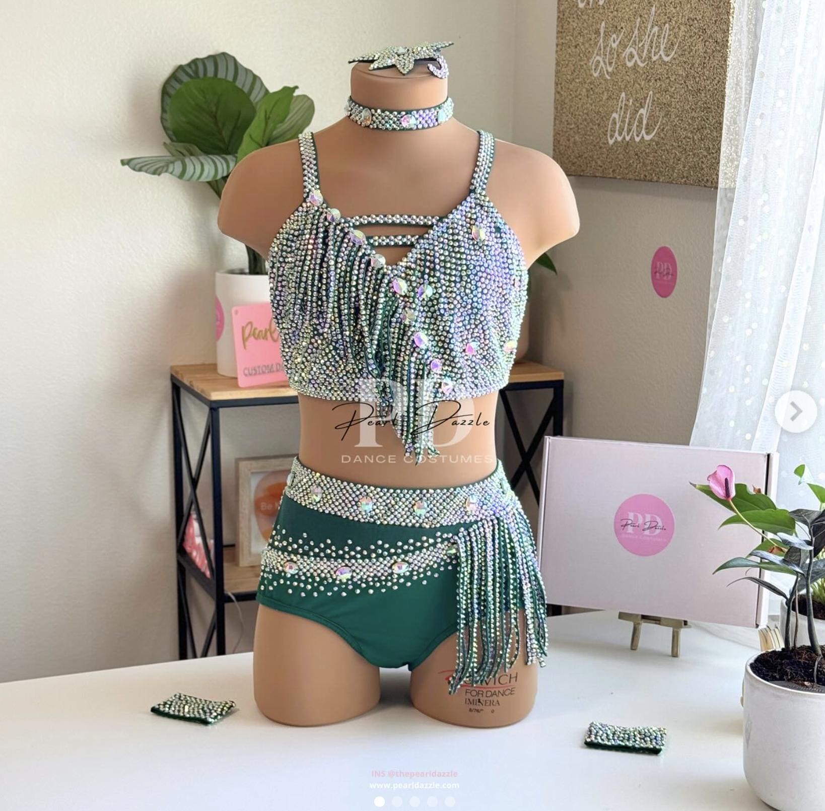 Green/Black/Custom colors Dazzle Diamonds Fringes Jazz Dance Costume