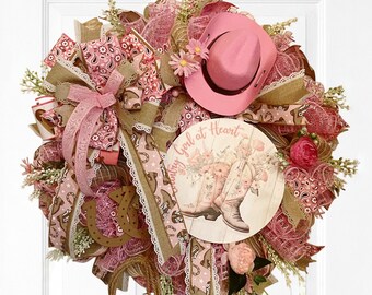 Cowgirl Wreath – Pink Western Decor, Country Girl Style, Cowboy Boot Sign, Rustic Farmhouse, Rodeo Entryway, Chic Southern Style