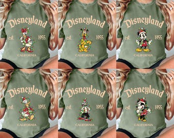 Vintage Disneyland Est 1955 Weihnachten alle Charaktere Shirt, Mickey und Freunde Weihnachten Tshirt, Mickey sehr frohes Weihnachten Sweatshirt, Weihnachtsoutfit
