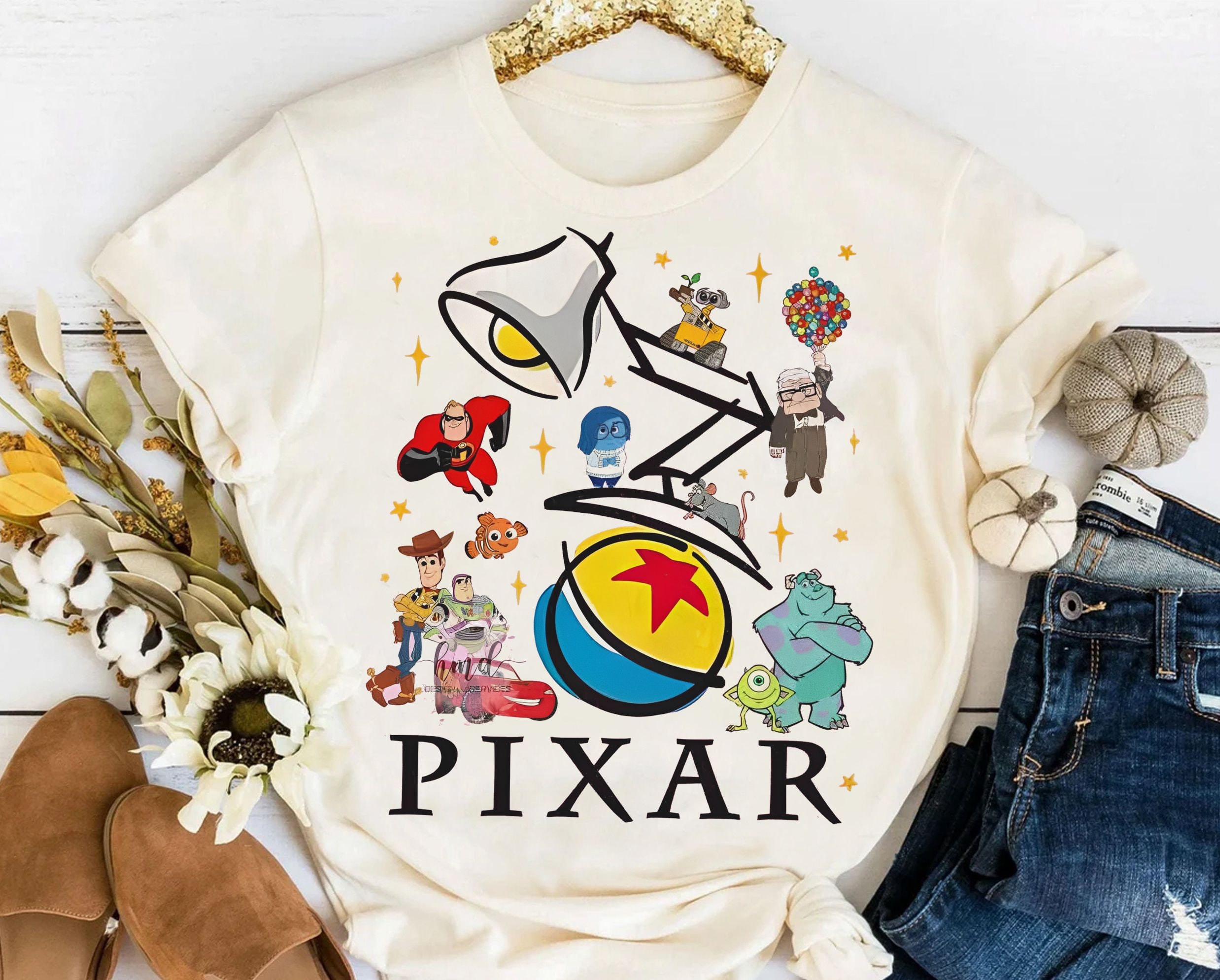 レトロなディズニー ピクサー キャラクター グループ シャツ