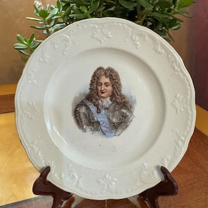 antique French plate Saint-Amand Duc Orleans 17.5 cm