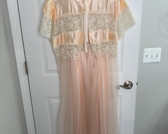 1970's Undercover Wear Pink Robe Dress 3X, Lace Buttons, Ribbon Detail, Boudoir Lingerie