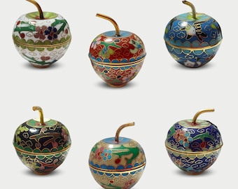 Set of 6 vintage Chinese apple-shaped mini jewelry boxes with lids, Cloisonné enamel. Chinese manufacture from the 1980s