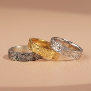 Textured gold wedding band ring with minimalistic motifs, Elegant 14K gold promise ring for her, Stackable ring for valentines day gift