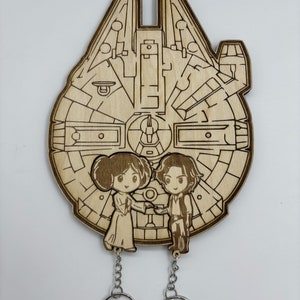 Porte-clés et porte-clés en bois / Mario Bros et Peach / Dragon Ball Goku et Chi chi / Up Carl et Ellie / Star Wars Han Solo et Leia Organa image 2