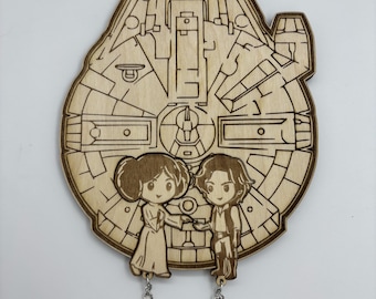 Millennium Falcon wall mount key holder with Han Solo and Leia Organa Star Wars keychains