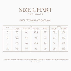 Puede incluir: Tabla de tallas para pijamas cortos en tallas S, M, L y XL. Las medidas est&aacute;n en cent&iacute;metros para la longitud, el ancho del pecho, el hombro, la manga, la longitud y el ancho de la cadera.