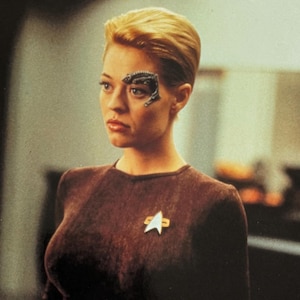 Seven Of Nine, Star Trek Voyager, Borg, Science Fiction, 1998 Vintage Postcard