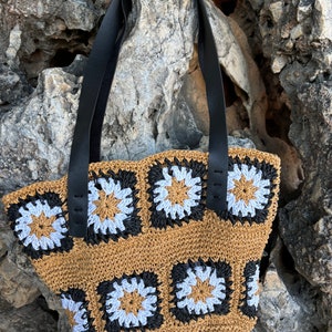 Borsa fatta a mano a spalla all'uncinetto,Borsa con motivo floreale,Borsa di paglia da spiaggia a margherita,Regali per la festa della mamma,Borsa estiva lavorata a maglia in rafia di colore naturale