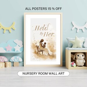 Arte de parede digital para mãe e bebê, segurada por ela | Lembrança de gravidez | Impressão personalizada em formato A4 | Decoração de berçário com gênero neutro