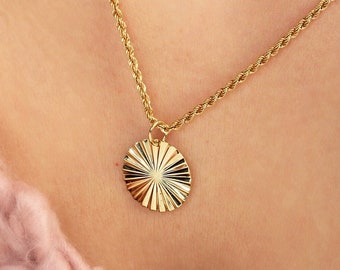 14K Solid Gold Sunburst Necklace, Fluted Necklace, Hand-Carved Sun Shine Pendant, Sun Ray Gold Charm, Sun Disc Necklace, Mothers Day Gift