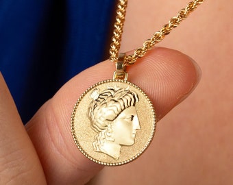 14K Solid Gold Aphrodite Love Goddess Necklace, Gold Ancient Greek Mythology Pendant, Goddess of Love Jewelry, Goddess Aphrodite Pendant