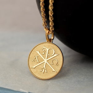 Colgante de cruz de oro macizo de 14 quilates con chi-ro, collar ortodoxo griego, moneda de cruz de oro, collar de protección cruzada, regalo para bautizo, regalo de chi-ro.