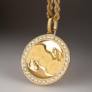 Collier mains de diseuse de bonne aventure en or 14 carats, breloque sorcière personnalisée, cadeau diamant de diseuse de bonne aventure, bijoux de sorcellerie, pendentif d'Halloween délicat