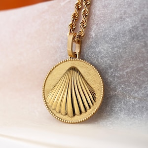 14K Gold Sea Shell Necklace, Ocean Shell Pendant, Beach Shell Jewelry, Dainty Women Gold Necklace, Personalized Shell Charm, Gift For Her