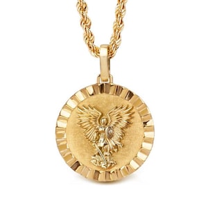 Colgante de San Miguel Arcángel en oro de 14 quilates: collar con medallón