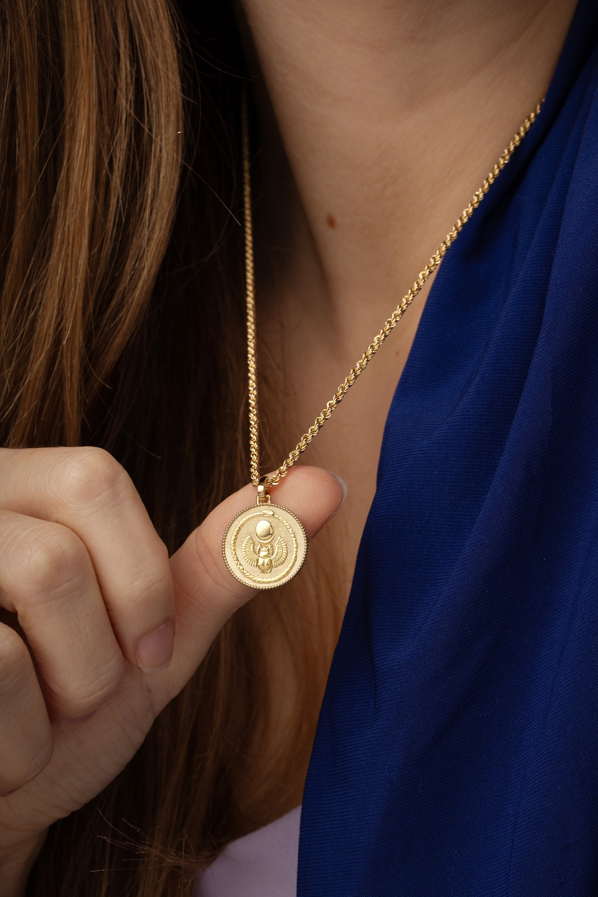 81stgeneration Collana in Argento Sterling con Iside Alata Inginocchiata, Grande, per Uomo e Donna | Ciondolo Dea Egizia in Argento 925, Catena da 18 Pollici | Collana con Simbolo Antico