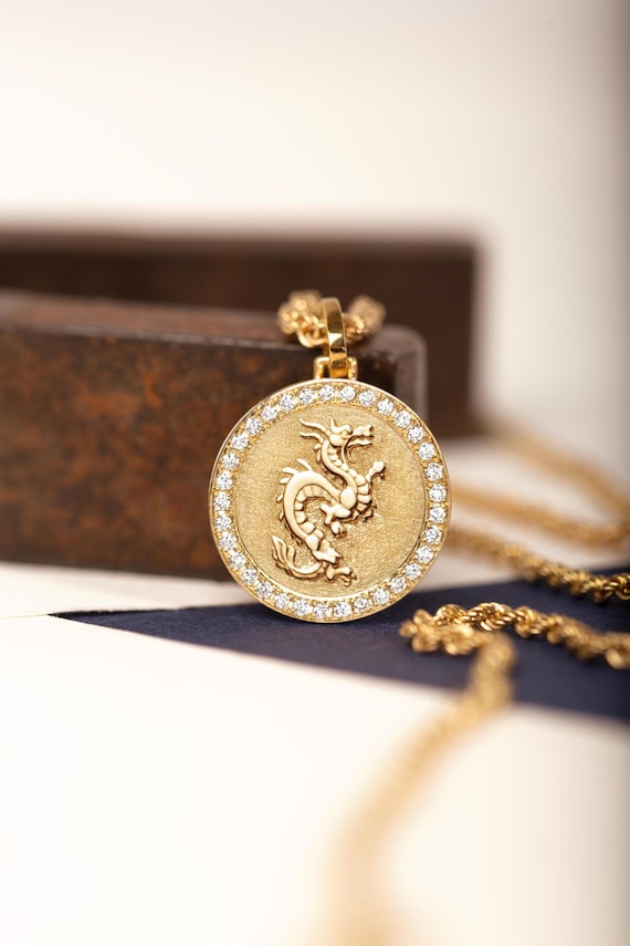 関送込 OHTNYC DRAGON AMULET NECKLACE DUELING DRAGONS BREATH LOCKET NECKLACE AMULET MEDIEVAL SWORD