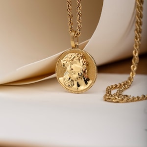 14K Solid Gold Jesus Pendant Necklace: Personalized Christian Jewelry