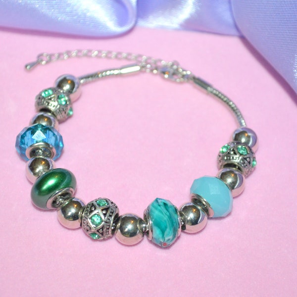 Destash older bracelet, beautiful blue and green beads, grand opening sale