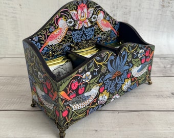 Boîte à thé décorative en bois inspirée de William Morris Strawberry Thief, cadeau d'anniversaire pour femme Organisateur de sachets de thé