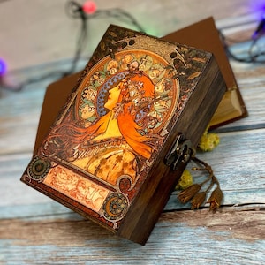 Boîte cadeau tarot Alphonse Mucha pour femme, boîte cadeau, boîte mystère, porte-cartes de tarot, zodiaque Mucha, prêt à expédier, cadeau maman image 7