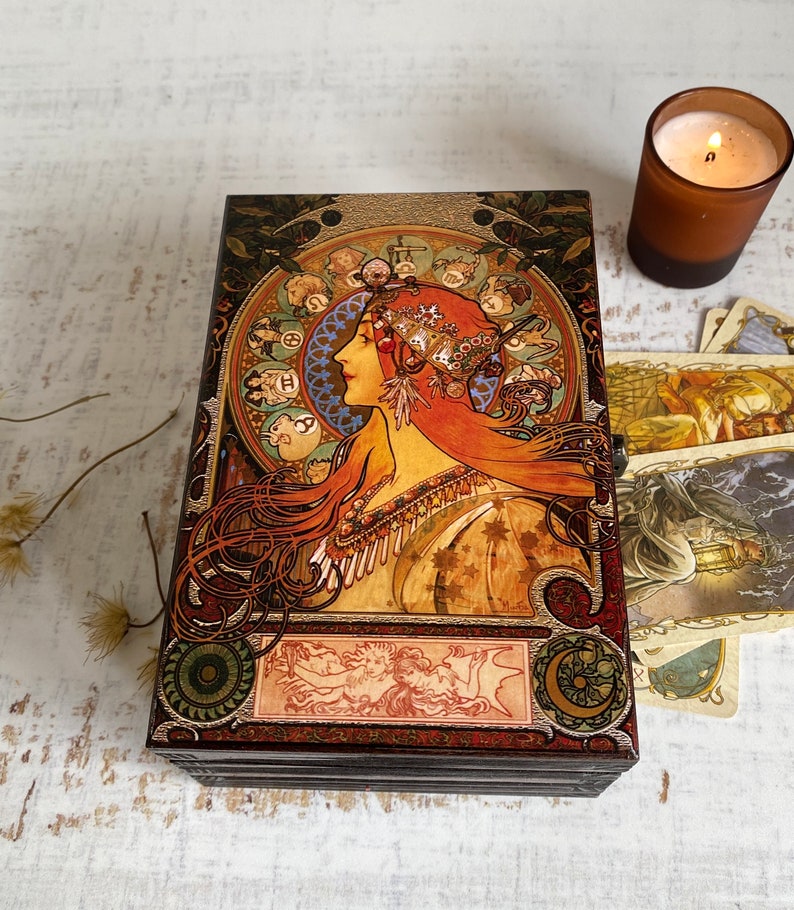 Boîte cadeau tarot Alphonse Mucha pour femme, boîte cadeau, boîte mystère, porte-cartes de tarot, zodiaque Mucha, prêt à expédier, cadeau maman image 4